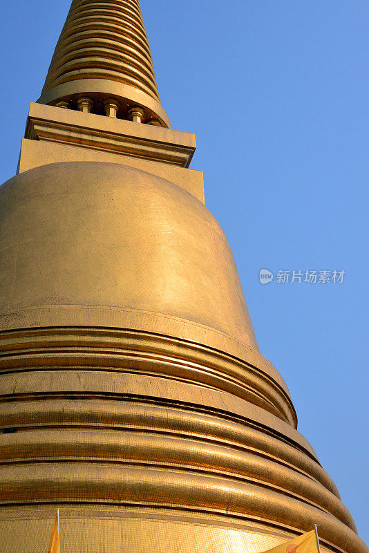 Wat Bowonniwet Vihara, 1829年建立- golden stupa / chedi，泰国曼谷